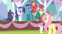 Fluttershy complimenting all the Ponytones S4E14
