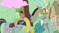 Why the long face, Twilight? (Get it, cause you're a... never mind.)