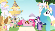 S02E24 Najedzona Pinkie