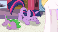 Spike and Twilight bowing down to Celestia S4E01