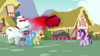 Starlight extracts anger from infected ponies S7E2.png (1 MB)