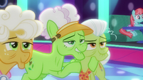 Gold Horseshoe Gals looking infatuated S8E5