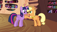 Twilight and Applejack "connected by the Elements" S4E01