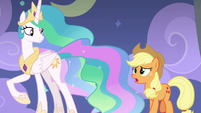 Applejack approaching Princess Celestia S8E7