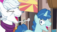 Double Diamond and Party Favor laughing at Starlight S6E25