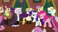 Rarity chastising Zesty Gourmand S6E12