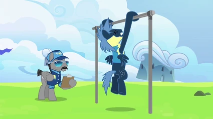 Star Hunter doing a pull up S3E07