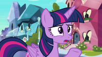 Twilight asks Cadance what's going on S6E16