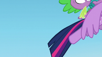 Twilight flies away to get to Starlight S5E26