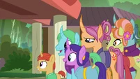 Unicorn villagers watching Mistmane leave S7E16.png (879 KB)
