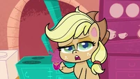 Applejack "a huge, territorial creature" PLS1E8a.png (738 KB)