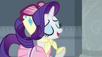 Rarity -I have to meet Rainbow Dash- S8E17