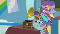 Snips turning on a record player S9E15