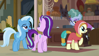 Starlight and Trixie check in at the inn S8E19