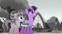 Twilight Sparkle casting holographic magic MLPRR