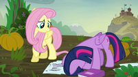 Twilight hanging her head in defeat S5E23