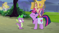 Twilight looking proud of herself S9E16