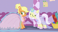 Applejack modeling a dress for Lily Lace S7E9