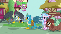 Gabby asks Gallus to take her and Spike's picture S9E19