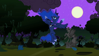 Luna gathers the dark S02E04