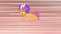 Scootaloo jumps off the scooter S4E05