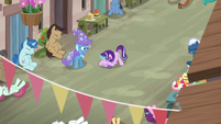 Starlight Glimmer cowers on the ground S6E25