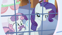 Sweetie Belle stuffing her face with cake S6E15