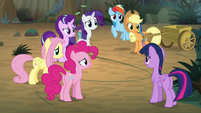 Twilight wants her friends to stop fighting S8E13