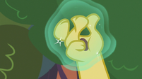 Discord's paw engulfed by Starlight's aura S6E26