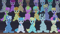 Ponies clapping S4E19