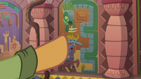 Quibble Pants points to second door S6E13