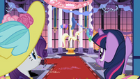 Rarity and Twilight look at the statue S2E09