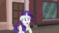 Rarity backing away from Pinkie and Maud S6E3