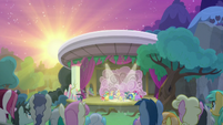 Sun rising over the theater S8E7