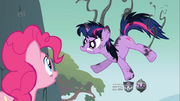 777px-Singed Twilight Sparkle with Pinkie onlooking S1E15.png