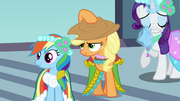 Applejack putting hat on S2E26