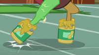 Discord's feet inside peanut butter jars S5E22