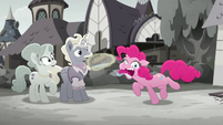 Pinkie Pie freaking out the Hoofingtons MLPRR