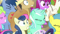Ponies startled by Twilight's loud voice S7E14