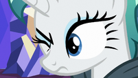 Rarity cracks one eye open S7E19