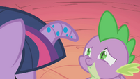 Spike thinks Twilight's floppy horn is funny S1E09