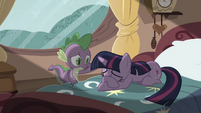 Spike tries to cheer up Twilight S03E13