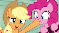 Applejack "started off on the wrong hoof" S6E7
