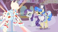 Rarity's eyes are twinkling! All is well with the world.