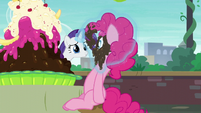 Rarity removes Pinkie from the ice cream S6E3