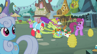 Shoeshine, Daisy, and Berryshine look at Granny Smith and Apple Bloom S2E12