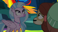 Silverstream and Yona looking up S9E3