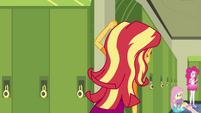 Sunset Shimmer looking around a corner EGFF