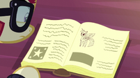 Twilight talking to Moon Dancer as a book drawing S5E12