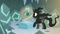 Bewitching Bell glows before Gusty S9E8